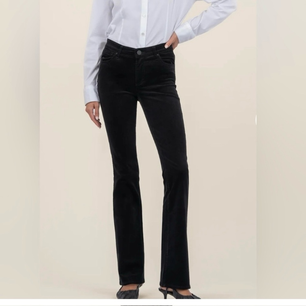 Black Corduroy Kut from the Kloth Karen Baby Bootcut size 12